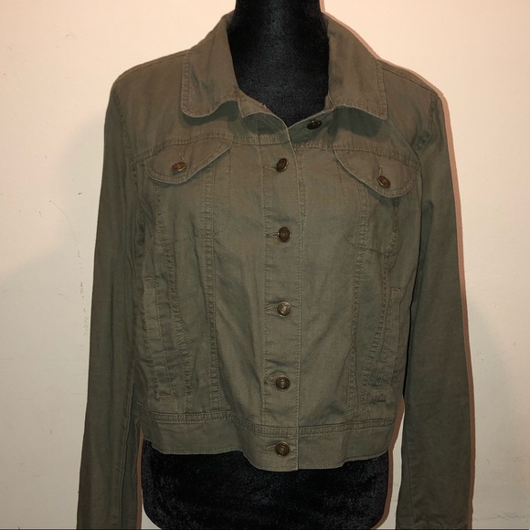 LOFT Jackets & Blazers - Cropped olive green jacket
